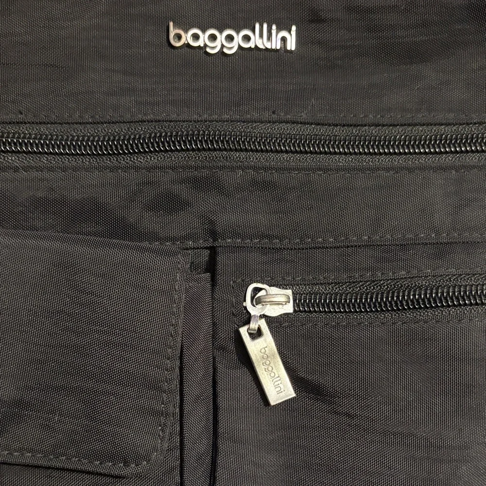 Baggallini Black Crossbody Bag - Picture 2 of 11